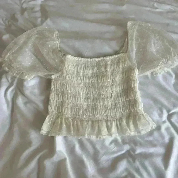 White puffy sleeve short sleeve top with white lace. - Picture 3 of 5
